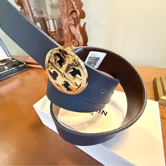 NWOT Tory Burch Gold Classic T Saffiano Leather Belt 1.5” Parisian Blue M/L $300 - Picture 9 of 10